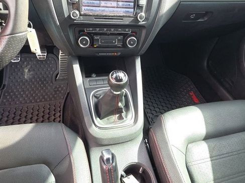 Used 2012 Volkswagen Jetta GLI FWD image 18