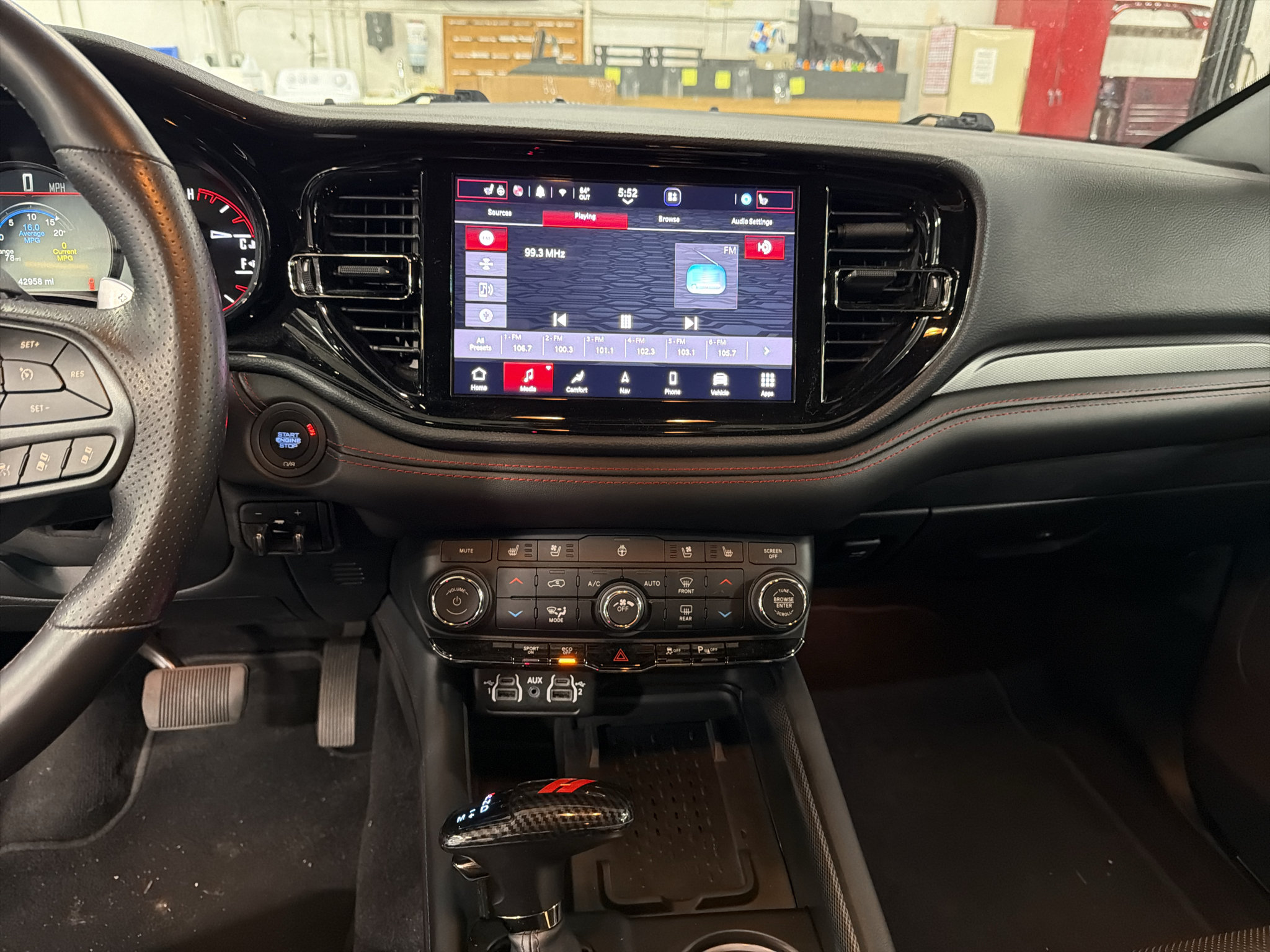 Used 2025 Dodge Durango R/T AWD/4WD image 5