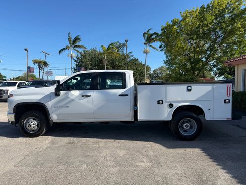 Used 2023 Chevrolet Silverado 3500 4x4 Crew Cab LS DRW w/ WT Safety Package image 3