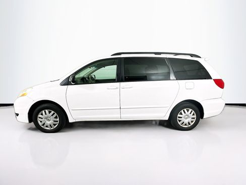 Used 2009 Toyota Sienna LE image 4