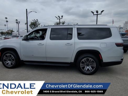 Used 2024 Jeep Wagoneer L Series II image 6