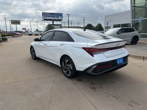 Used 2025 Hyundai Elantra Sport FWD image 7