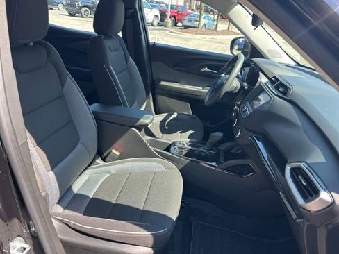 Used 2023 Chevrolet TrailBlazer LS FWD image 28