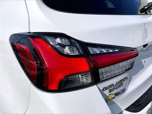 Used 2021 Mitsubishi Outlander Sport SE image 31