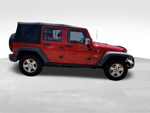 Used 2017 Jeep Wrangler Unlimited Sport w/ Connectivity Group AWD/4WD image 11