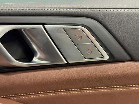 New 2026 BMW X7 M60i image 25