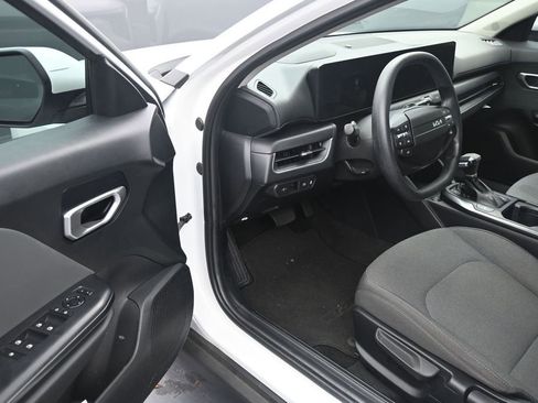 Used 2025 Kia K4 FWD image 10