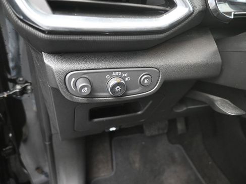 Used 2023 Chevrolet TrailBlazer LT w/ Convenience Package image 13