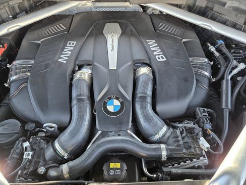 Used 2019 BMW X5 xDrive50i w/ M Sport Package AWD/4WD image 31
