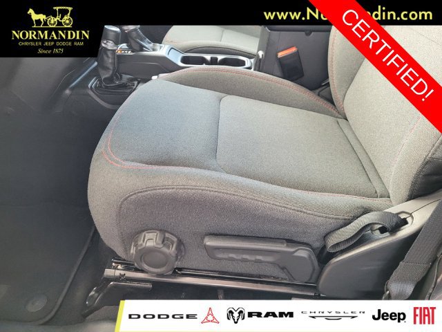 Certified 2025 Jeep Wrangler Unlimited Rubicon w/ Convenience Group AWD/4WD image 17