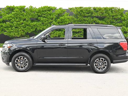 Used 2024 Ford Expedition XLT RWD image 5
