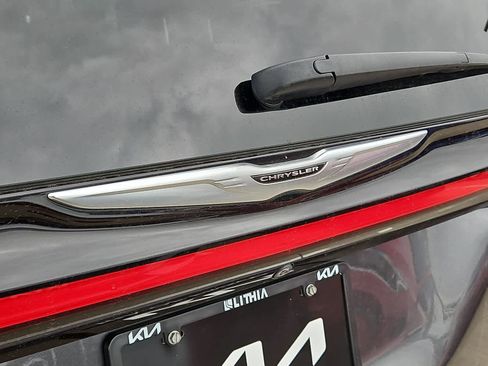 Used 2022 Chrysler Pacifica Pinnacle image 11