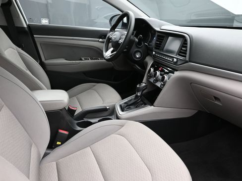 Used 2019 Hyundai Elantra SEL image 26