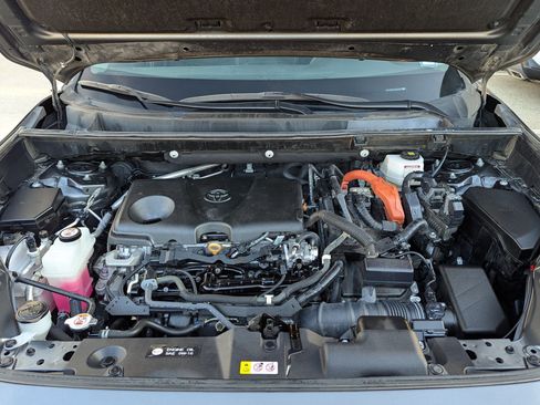 Used 2022 Toyota RAV4 XLE w/ Convenience Package image 31