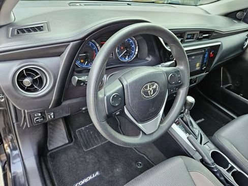 Used 2019 Toyota Corolla LE FWD image 17