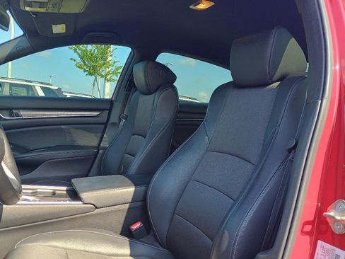 Used 2018 Honda Accord Sport image 13