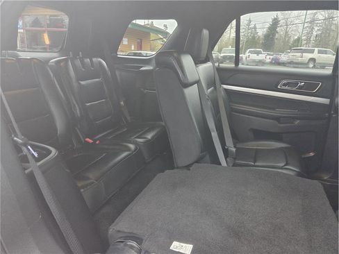 Used 2016 Ford Explorer XLT w/ Equipment Group 202A image 30