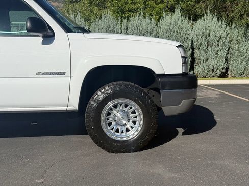 Used 2003 Chevrolet Silverado 2500 LS AWD/4WD image 6