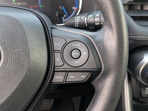 Used 2023 Toyota RAV4 XLE image 25