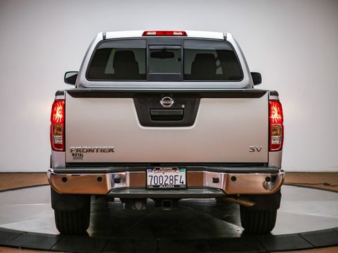 Used 2020 Nissan Frontier SV RWD image 3