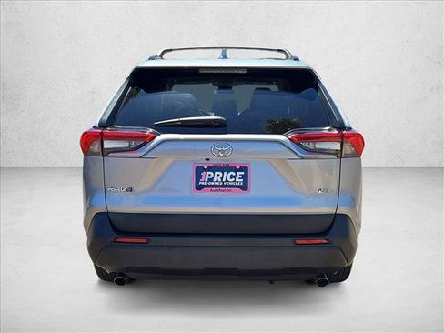 Used 2021 Toyota RAV4 LE w/ Carpet Mat Package (TMS) FWD image 7