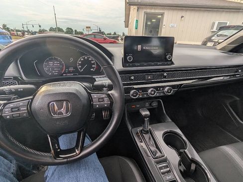 Used 2023 Honda Civic Sport image 17