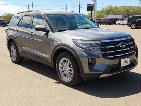 New 2026 Ford Explorer Active w/ Active Comfort Package image 6