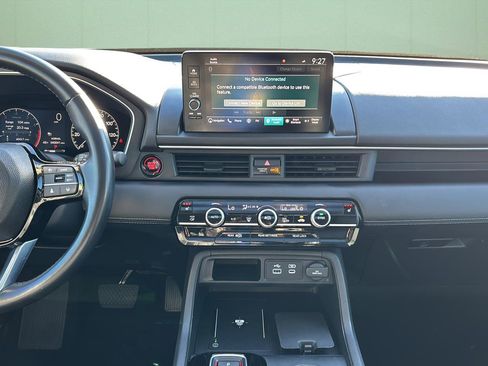 Used 2023 Honda Pilot Touring image 22