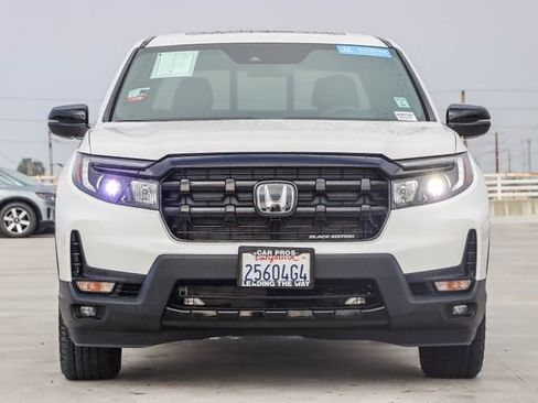 Used 2025 Honda Ridgeline Black Edition image 4