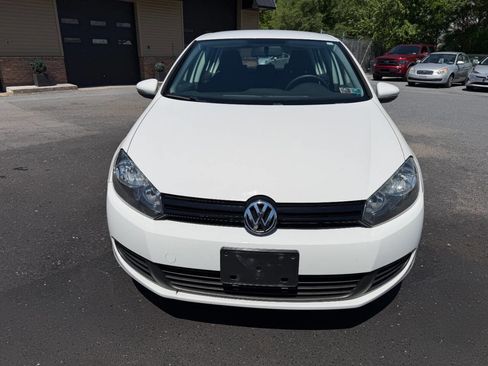 Used 2010 Volkswagen Golf 4-Door FWD image 3