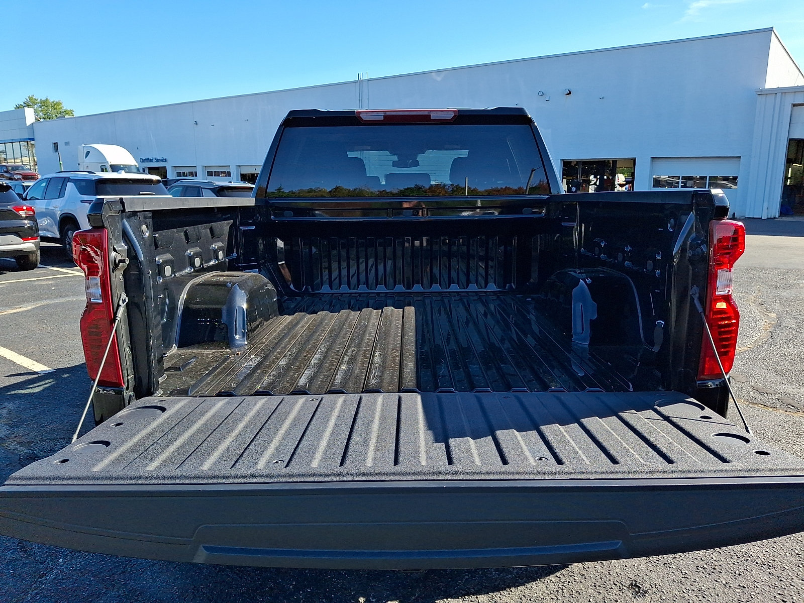 Used 2025 Chevrolet Silverado 1500 LT AWD/4WD image 28