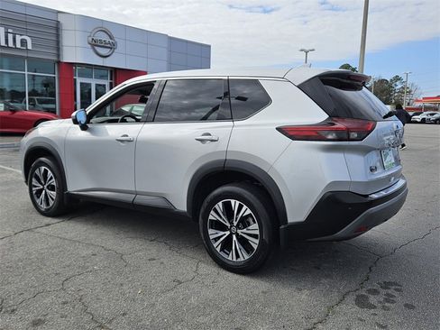 Used 2021 Nissan Rogue SV image 6