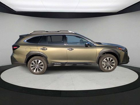 Used 2025 Subaru Outback Touring image 9