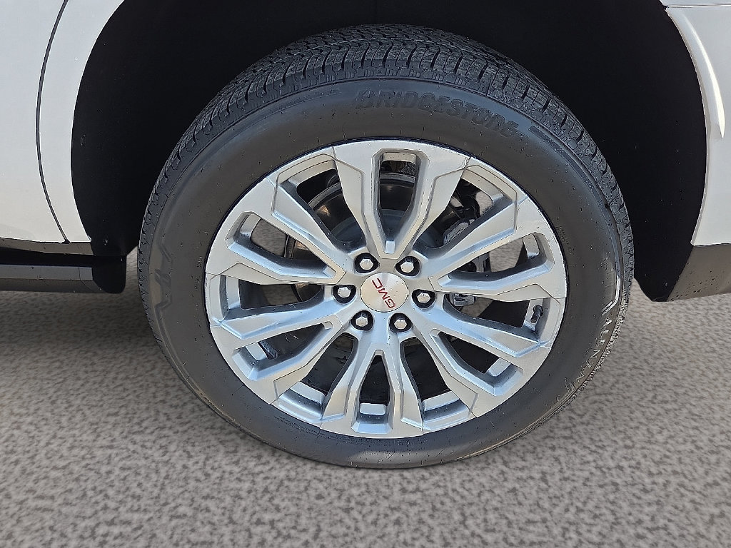 Used 2022 GMC Yukon Denali RWD image 8
