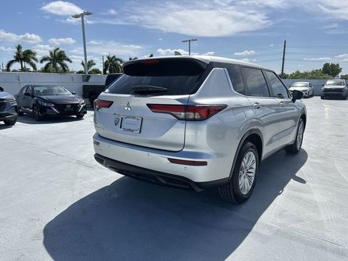 Used 2024 Mitsubishi Outlander ES FWD image 37