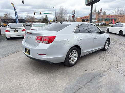 Used 2017 Chevrolet Cruze LT w/ Convenience Package image 8
