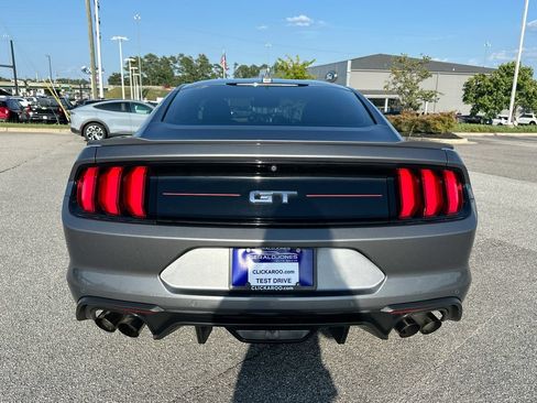 Used 2022 Ford Mustang GT RWD image 14