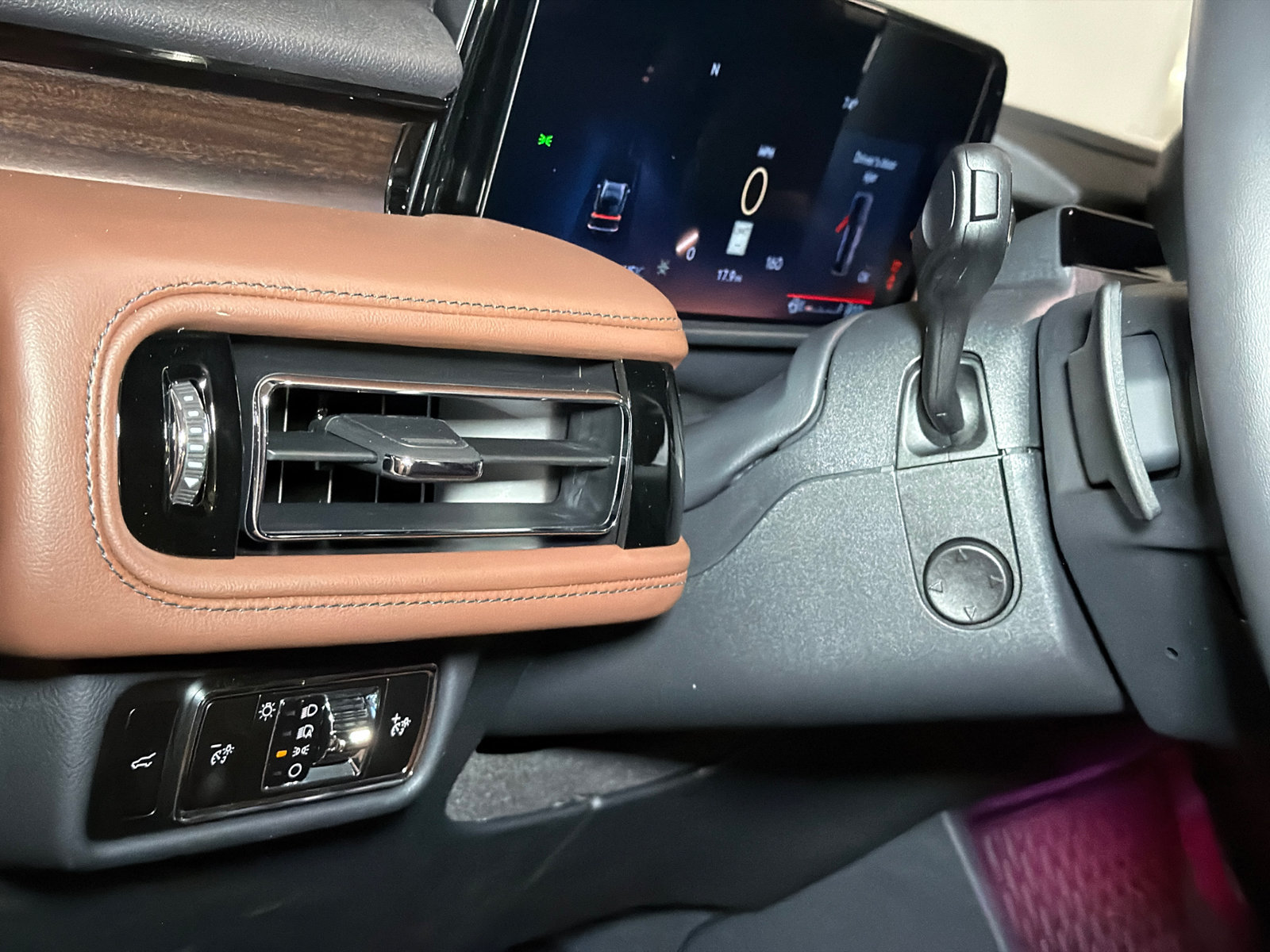 New 2027 Lincoln Aviator Reserve AWD/4WD image 18
