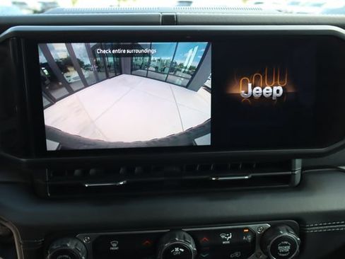 Used 2024 Jeep Wrangler Unlimited Rubicon 4xe AWD/4WD image 37