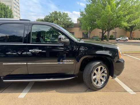 Used 2012 GMC Yukon Denali AWD/4WD image 11