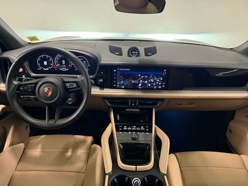 Certified 2026 Porsche Cayenne E-Hybrid AWD/4WD image 14