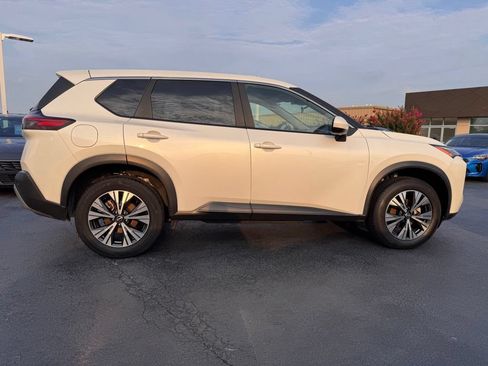 Used 2023 Nissan Rogue SV FWD image 6