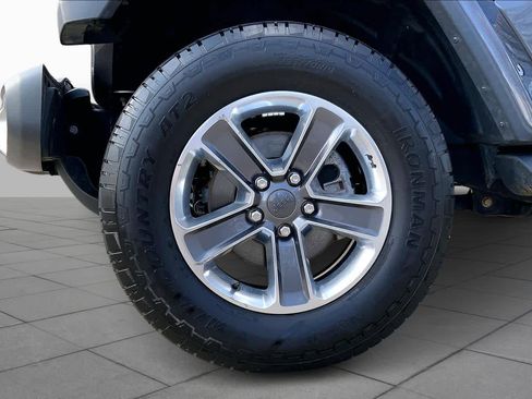 Used 2020 Jeep Wrangler Unlimited Sahara image 11