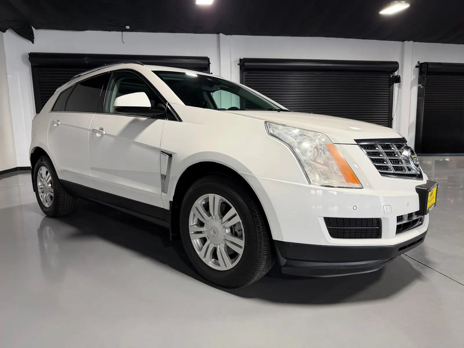 Used 2013 Cadillac SRX Luxury w/ Driver Awareness Package FWD image 3