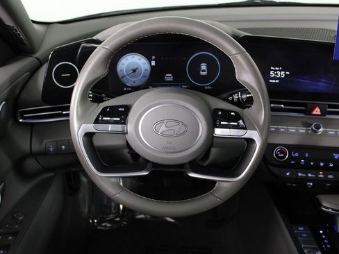 Certified 2024 Hyundai Elantra SEL w/ Convenience Package image 10