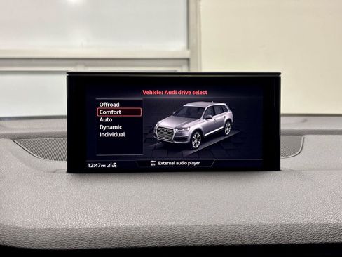 Used 2018 Audi Q7 3.0T Prestige w/ Prestige Package AWD/4WD image 39