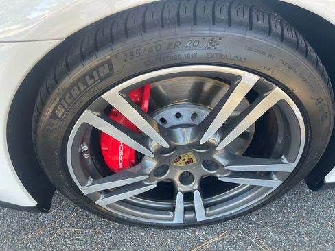 Used 2014 Porsche Panamera GTS image 9