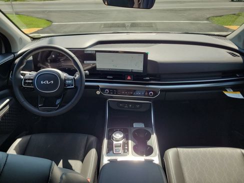 New 2026 Kia Carnival SX w/ SX Dark Edition Package FWD image 18