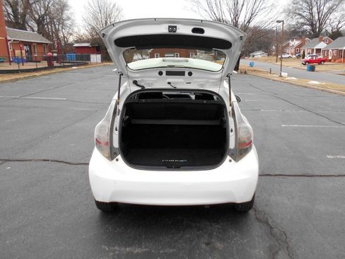 Used 2013 Toyota Prius C Two image 18