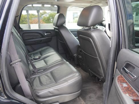 Used 2011 GMC Yukon Denali image 31